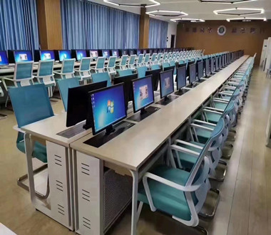 计算机教室.jpg